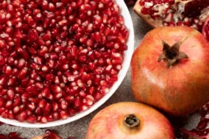 خواص انار برای زنان؛ از هورمون تا زیبایی و آرامش روان
