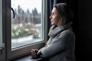 علائم افسردگی در زنان؛ نشانه‌ها، دلایل پنهان و نحوه تشخیص